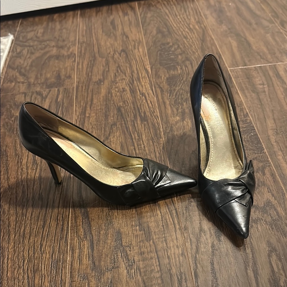 Nine West Black Leather Pointed-Toe Heels
